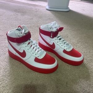 New Nike Air Force 1 High Retro Red/White – Size 8.5